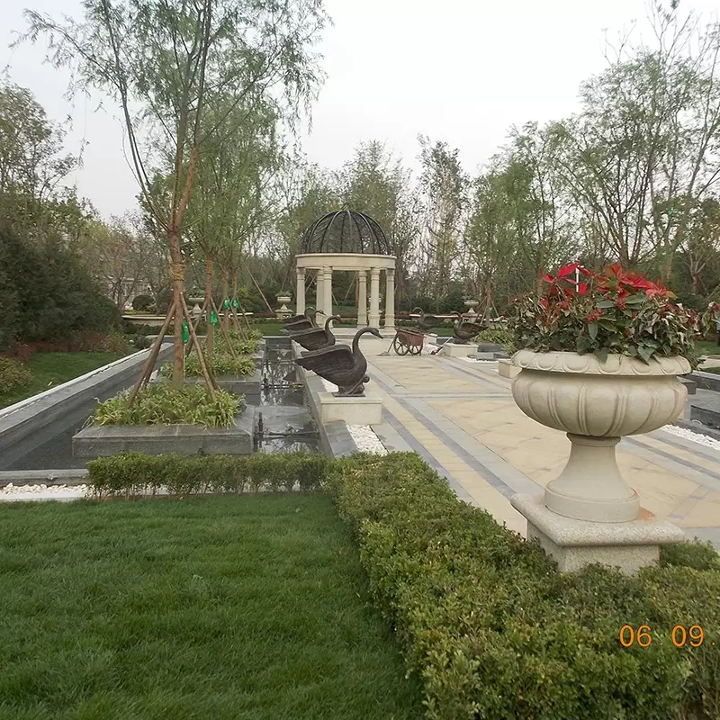 Garden sculpture pieces