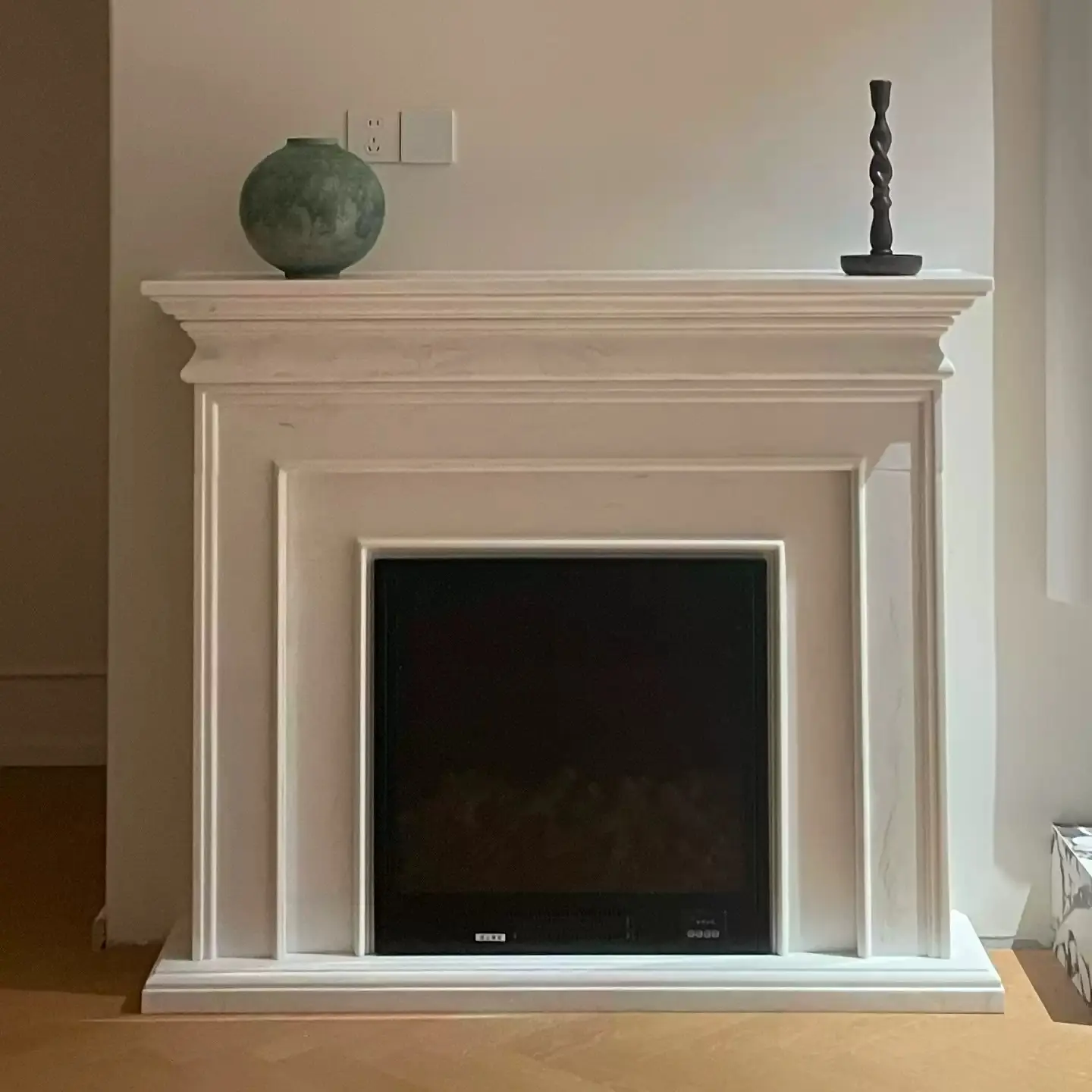 French-style marble mantelpiece, modern and simple, natural white marble stone decorative stone carving custom cabinet - Image 4