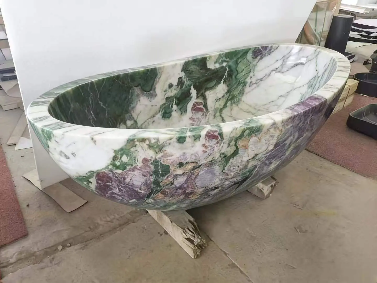 Bvlgari-style freestanding round marble bathtub with high-end artistic design for luxury hotels, vacation rentals, and villas - 图片 2